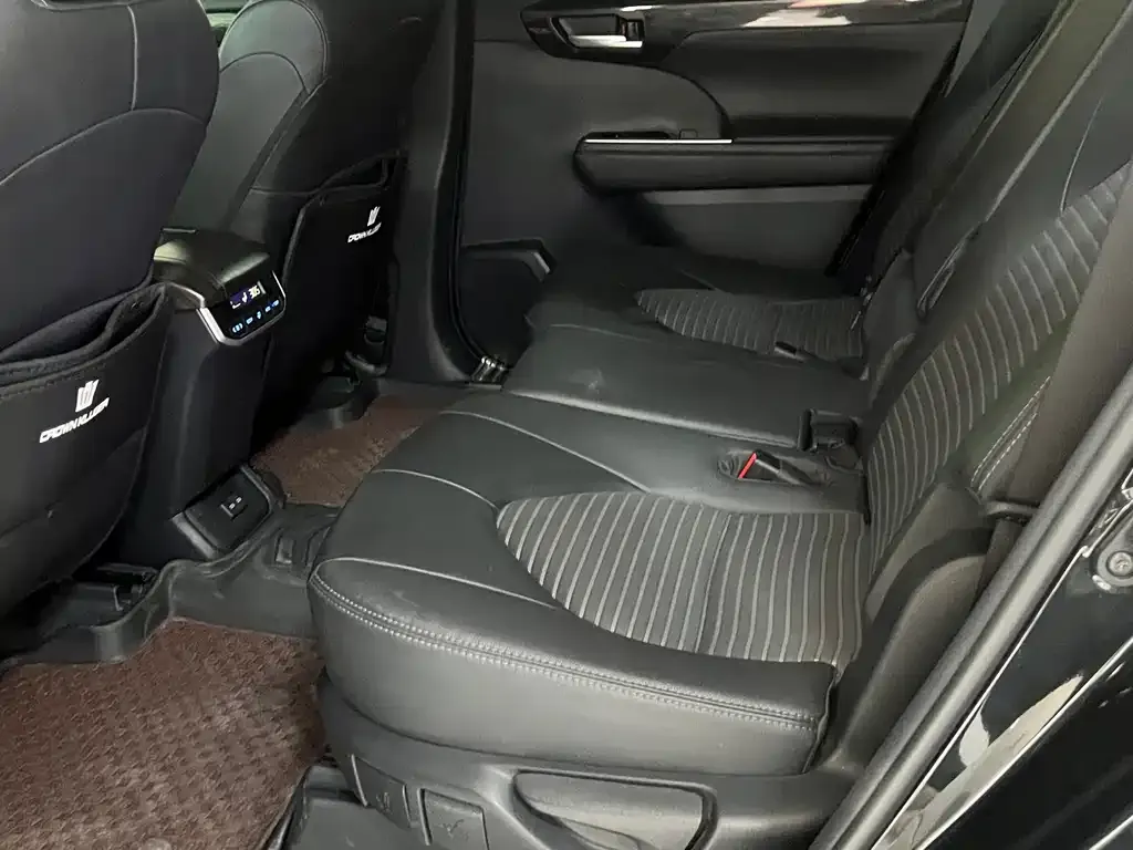 Toyota Crown Kluger 2023 из CN, фото 9
