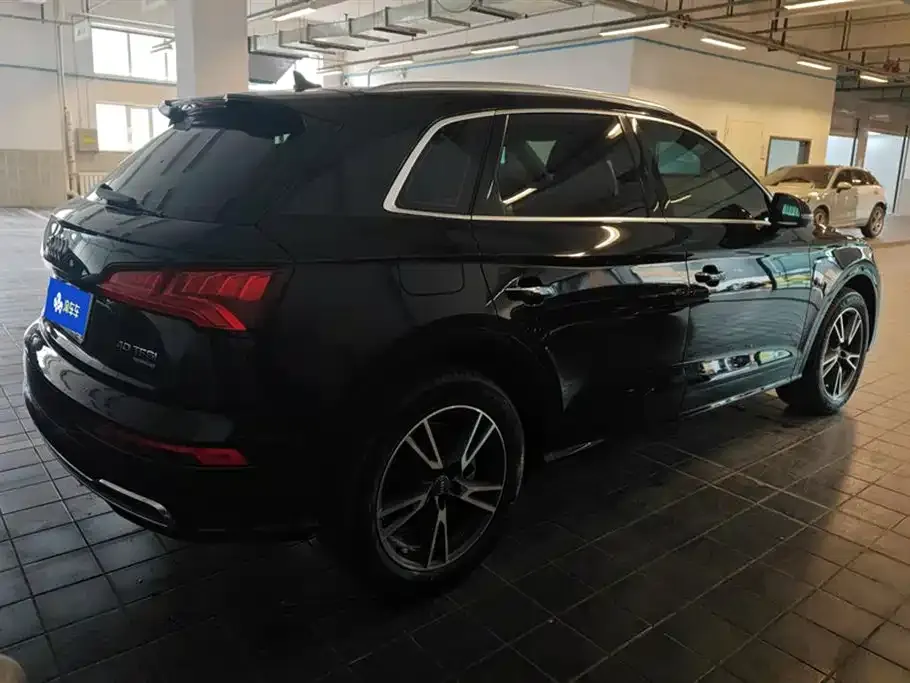 Audi Q5L 2021 из CN, фото 3