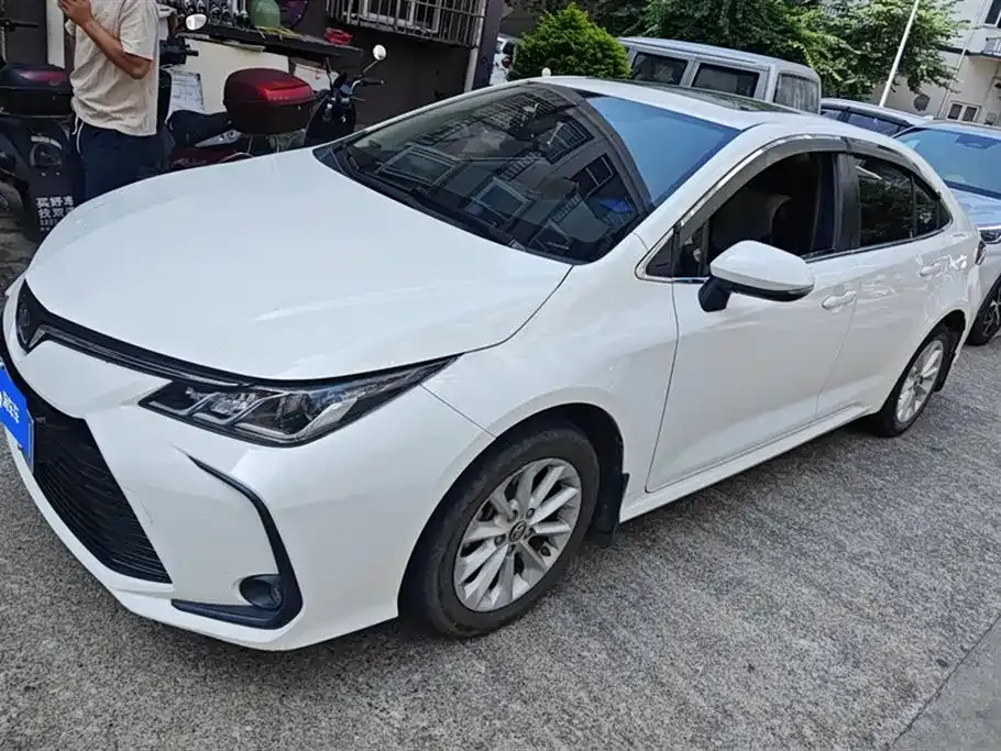 Toyota Corolla 2022 из CN, фото 1