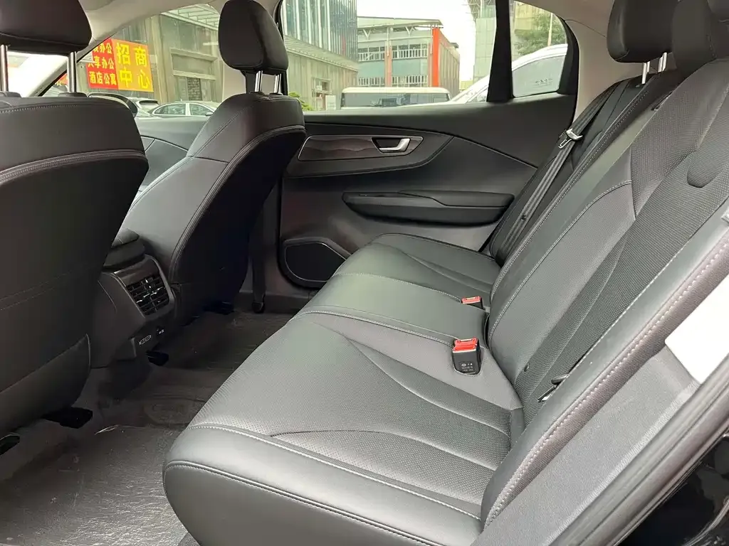 Hongqi E-QM5 2023 из CN, фото 7