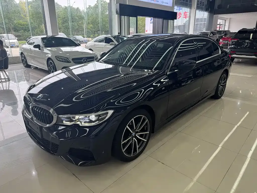 BMW 3 Series 2021 из CN, фото 1