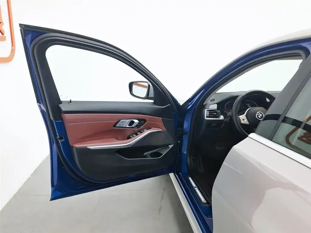 BMW 3 Series 2021 из CN, фото 8