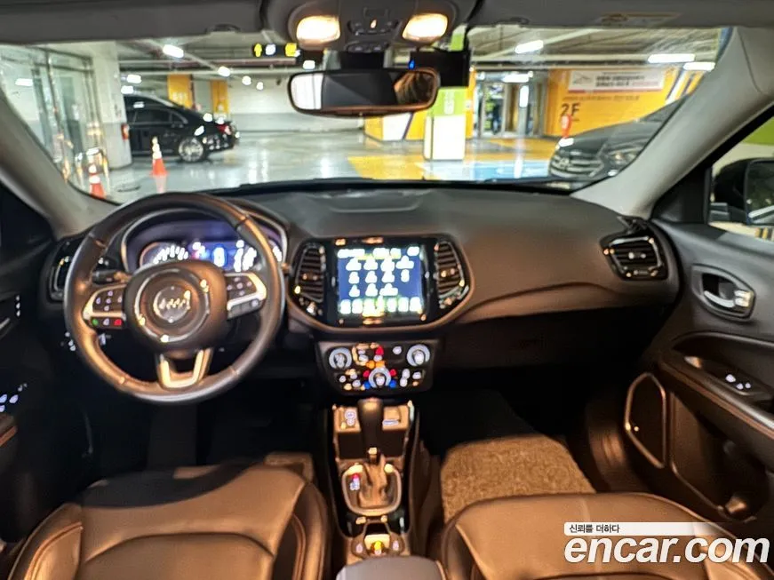 Jeep Compass — фото 6