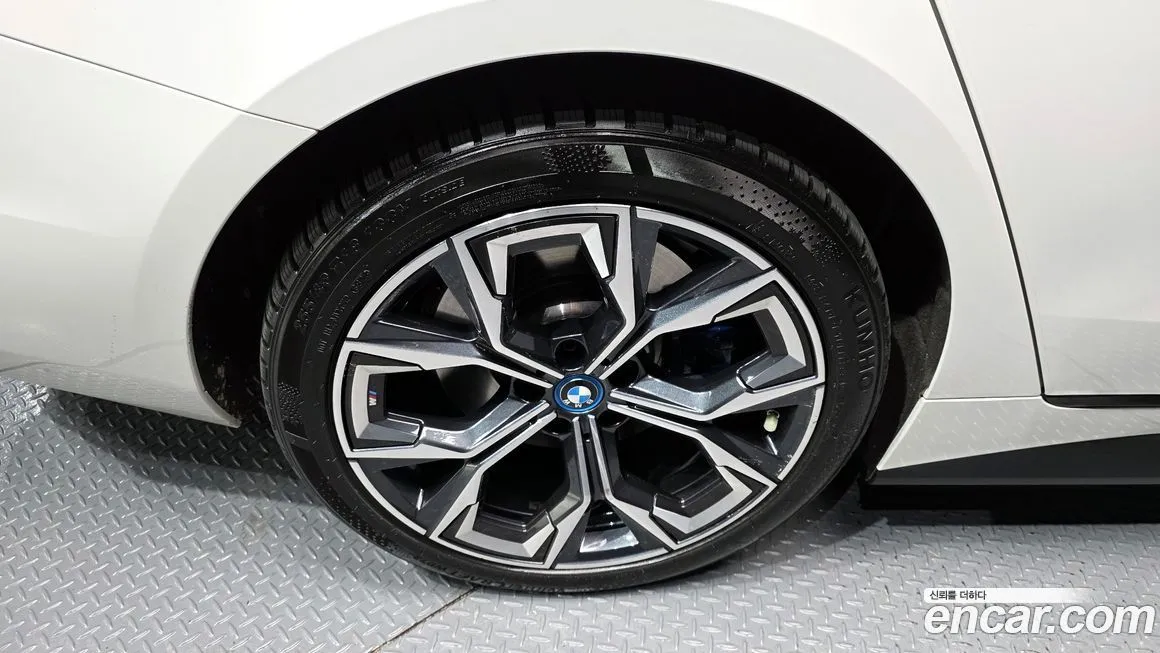 BMW i4 2024 из KR, фото 5