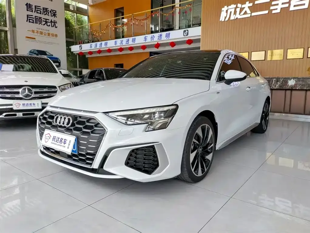 Audi A3 2023 из CN, фото 1