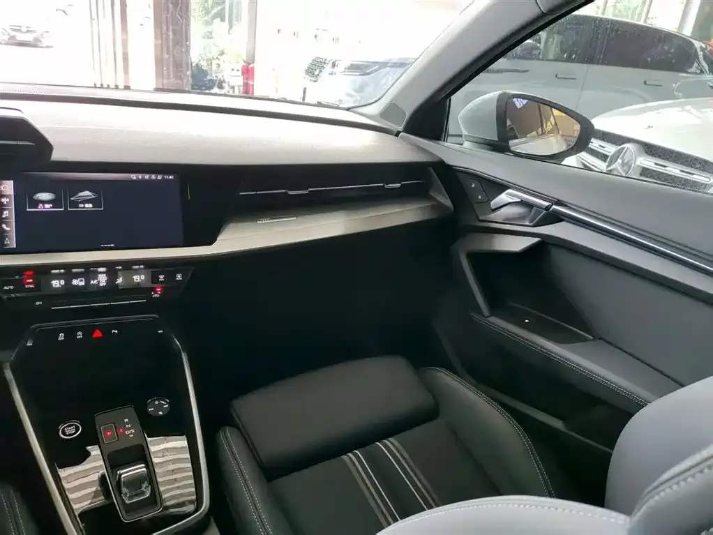 Audi A3 2023 из CN, фото 10