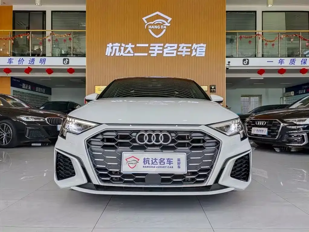 Audi A3 2023 из CN, фото 2