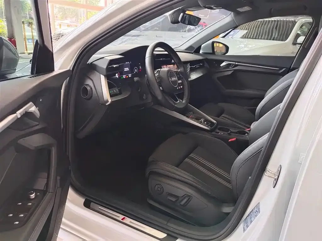 Audi A3 2023 из CN, фото 8
