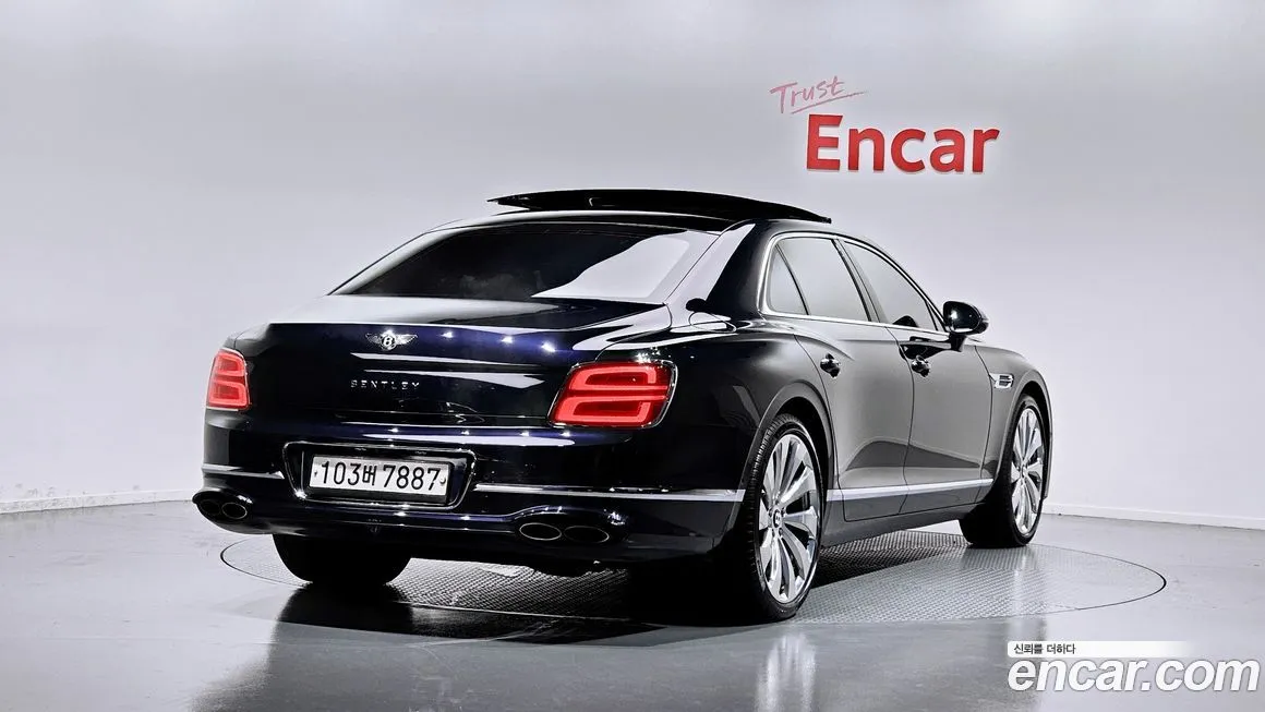 Bentley Flying Spur — фото 2