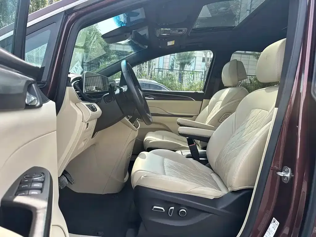 Buick GL8 2021 из CN, фото 4