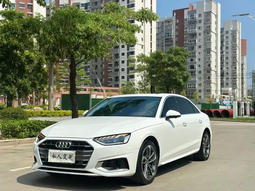 Audi A4L 2022 из CN, фото 1