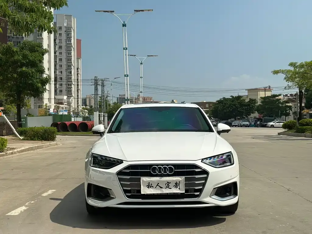 Audi A4L 2022 из CN, фото 2
