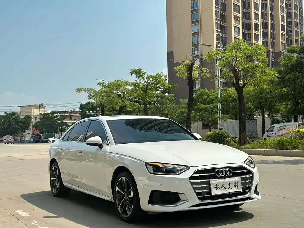 Audi A4L 2022 из CN, фото 3