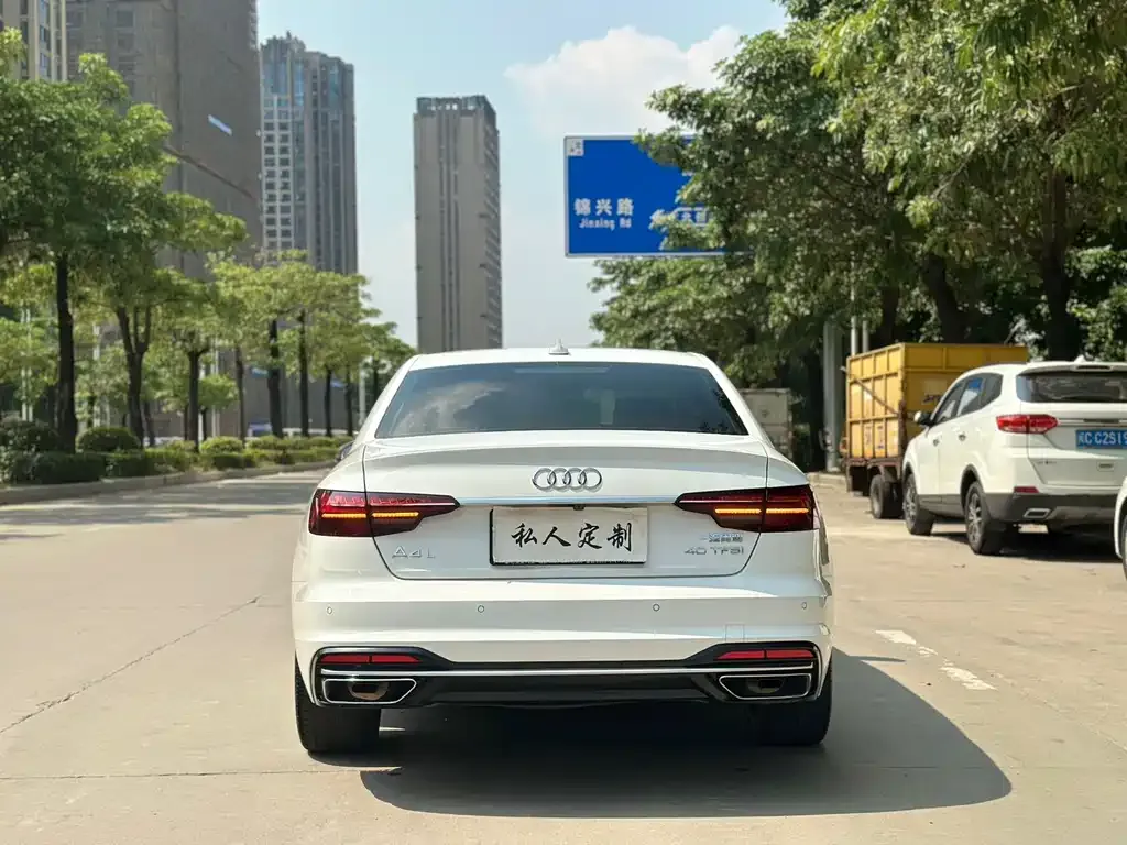 Audi A4L 2022 из CN, фото 5