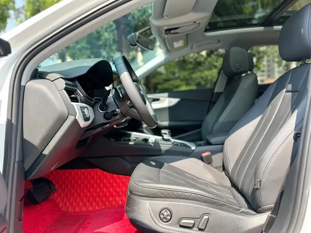 Audi A4L 2022 из CN, фото 9