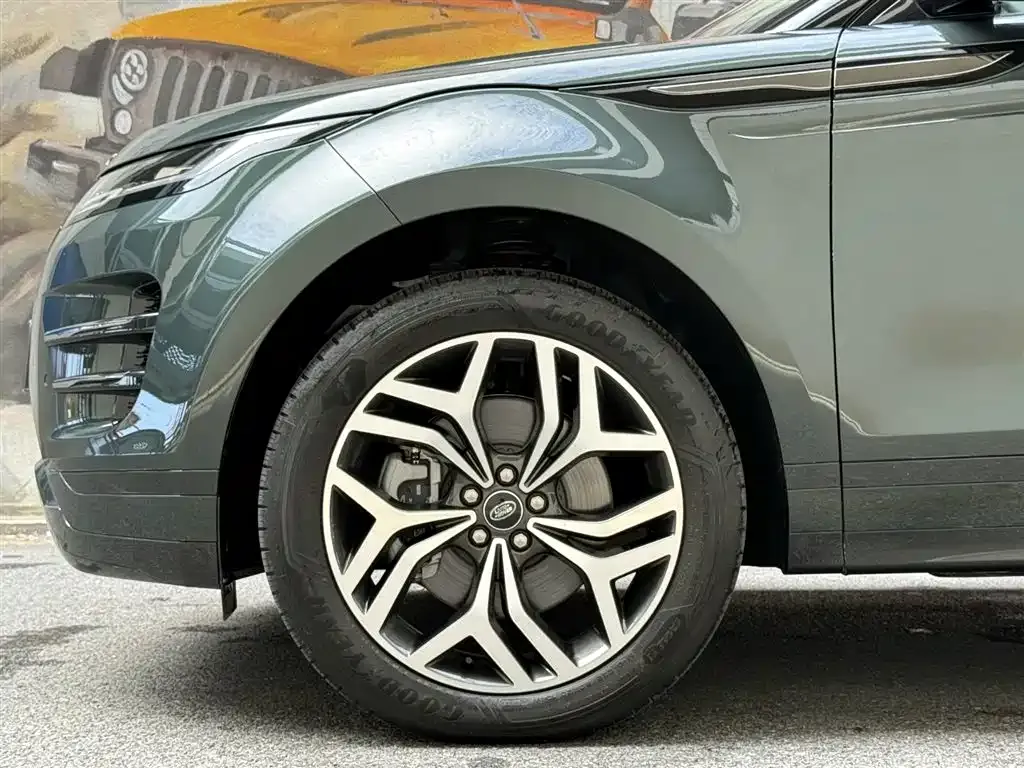 Land Rover Evoque 2023 из CN, фото 6