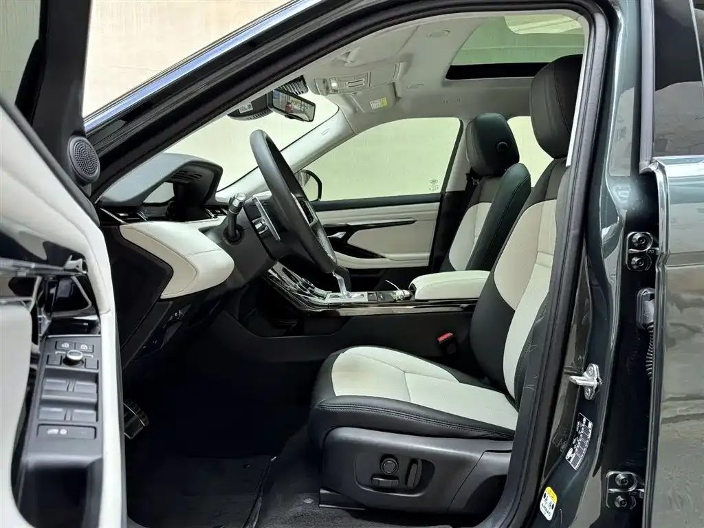 Land Rover Evoque 2023 из CN, фото 9