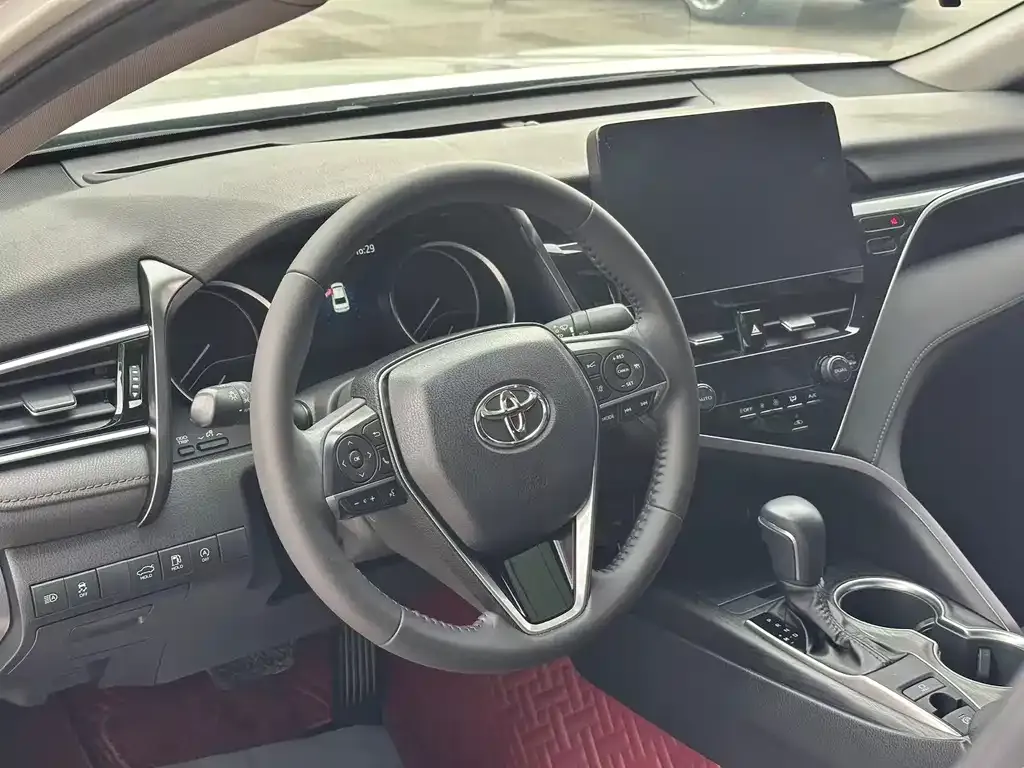Toyota Camry — фото 8