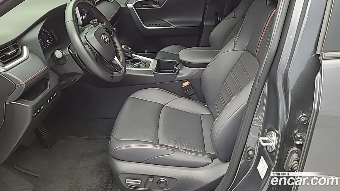Toyota RAV4 2023 из KR, фото 10