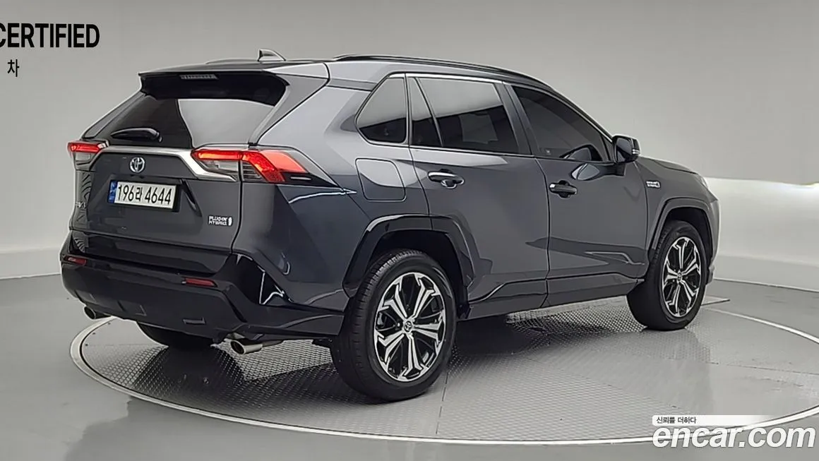 Toyota RAV4 2023 из KR, фото 2