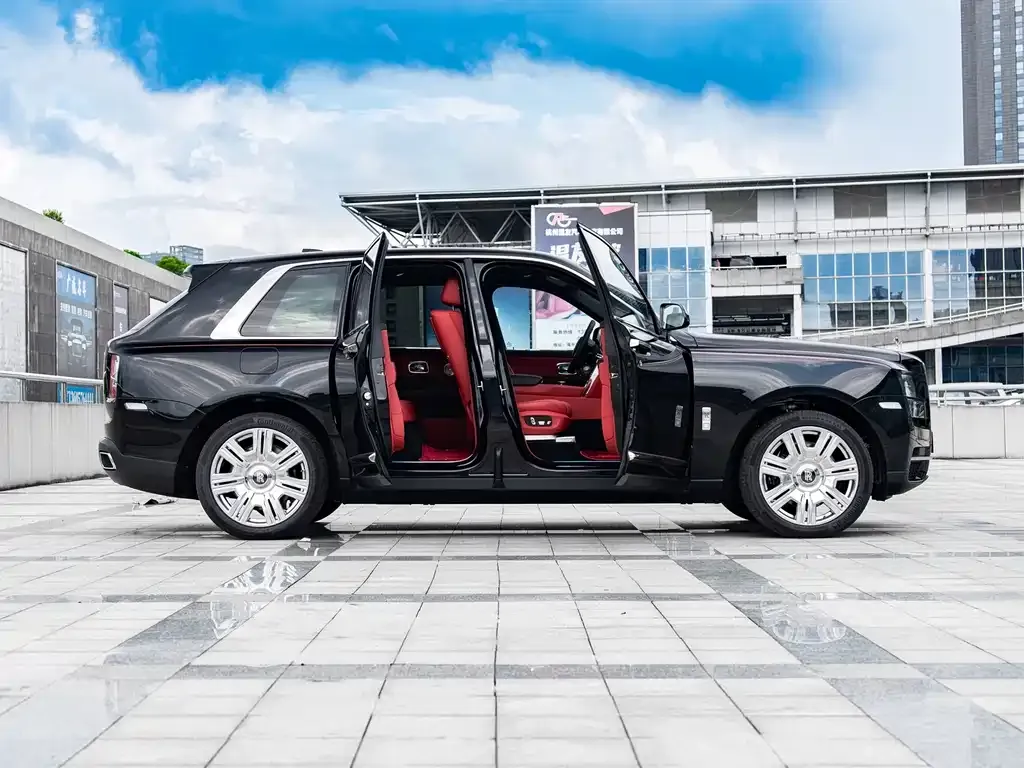 Rolls-Royce Cullinan 2022 из CN, фото 4