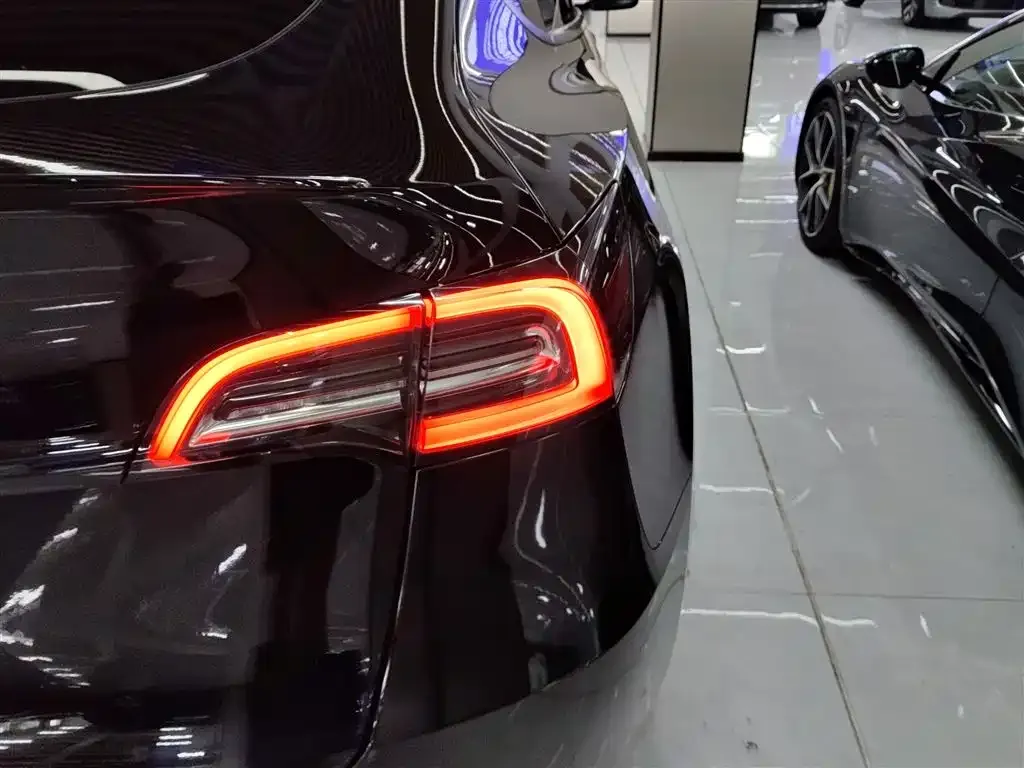 Tesla Model Y 2021 из CN, фото 8
