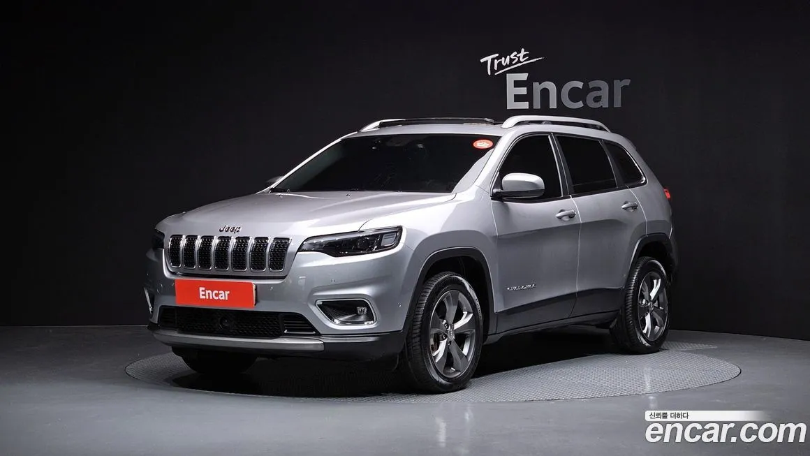 Jeep Cherokee — фото 1