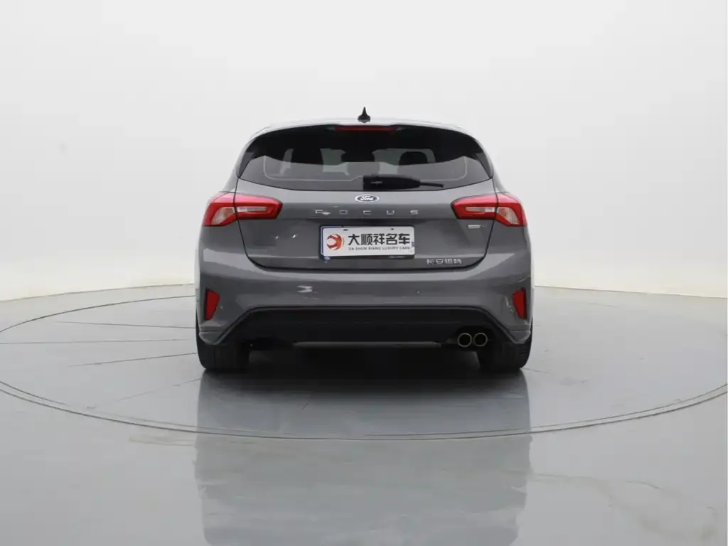 Ford Focus 2023 из CN, фото 5