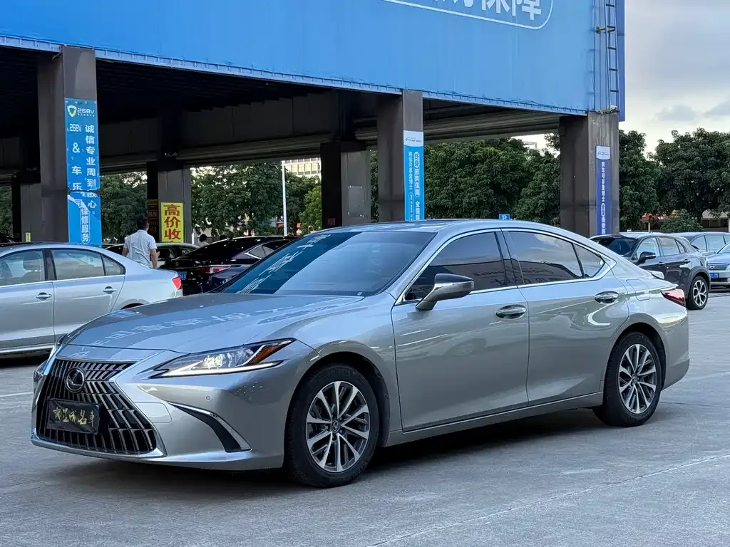 Lexus ES 2023 из CN, фото 1