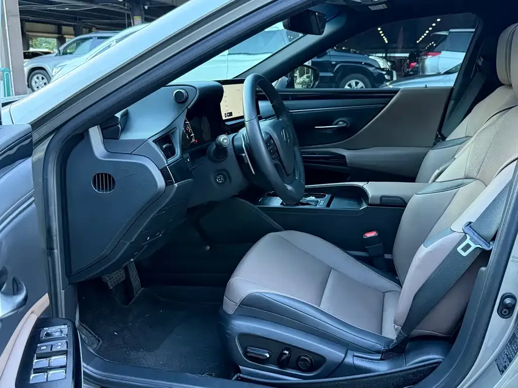 Lexus ES 2023 из CN, фото 9