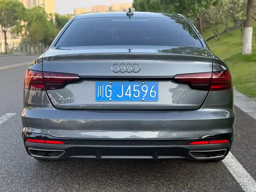 Audi A4L 2024 из CN, фото 4