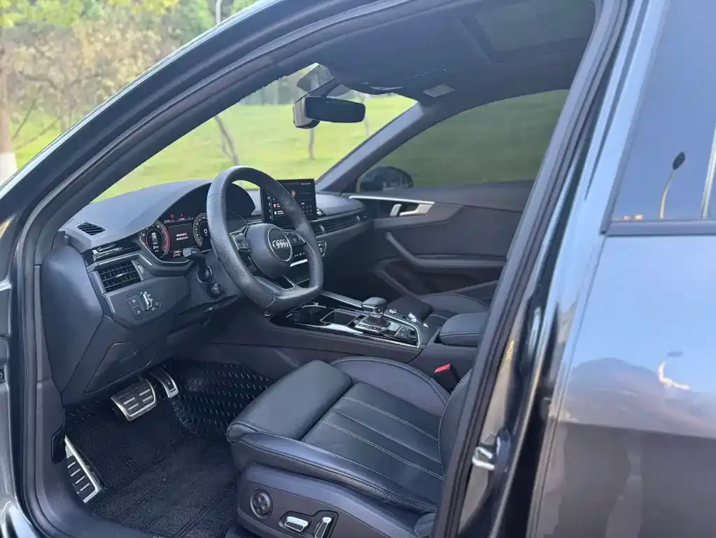 Audi A4L 2024 из CN, фото 5