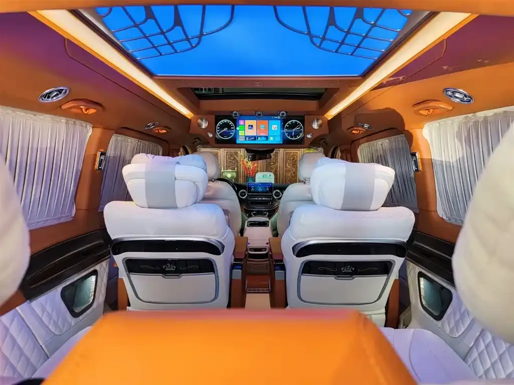 Mercedes-Benz V-Class — фото 10