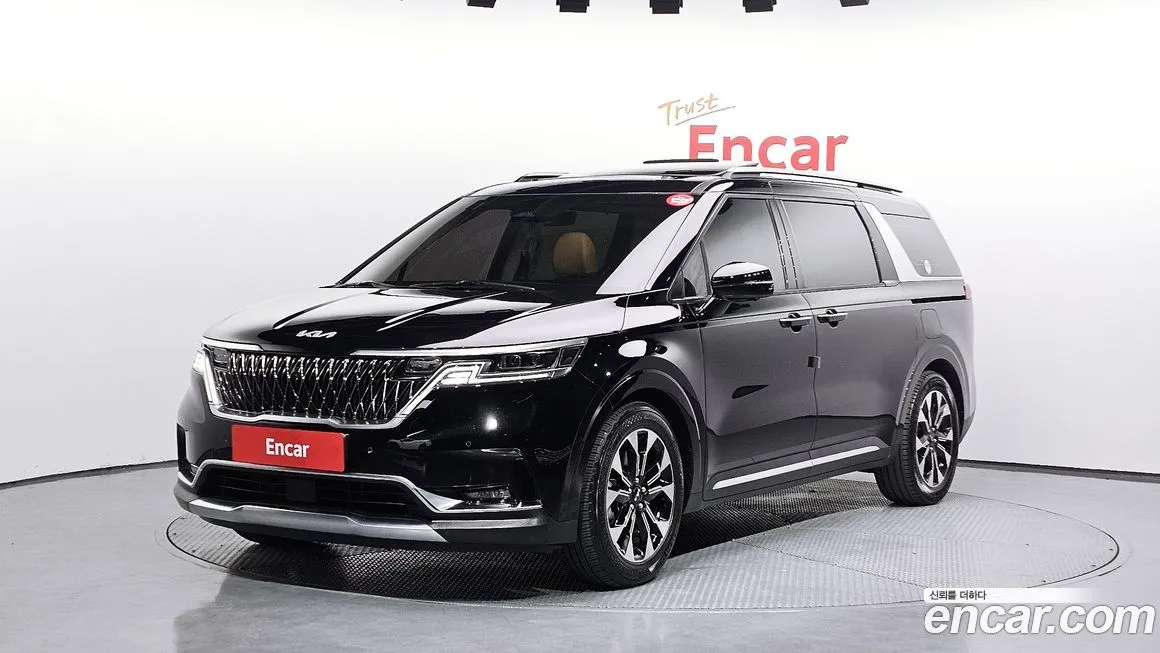 Kia Carnival — фото 1