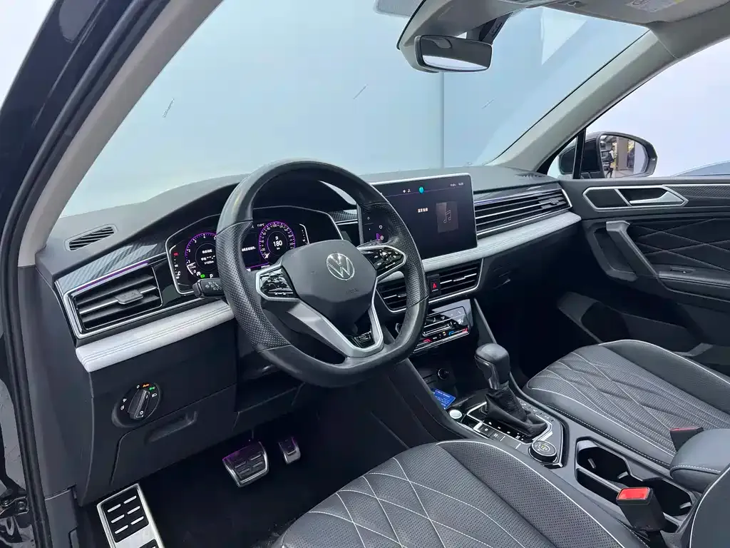 Volkswagen Tiguan L 2023 из CN, фото 7
