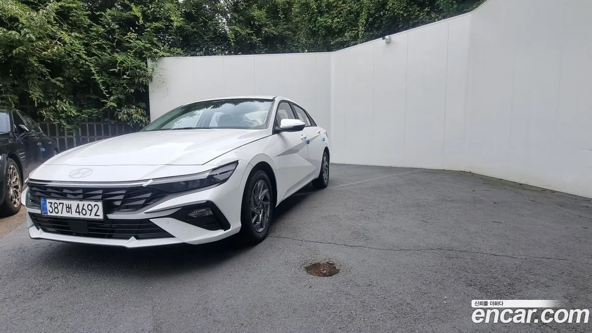 Hyundai AVANTE — фото 1
