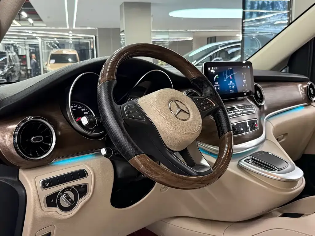 Mercedes-Benz V-Class 2022 из CN, фото 5
