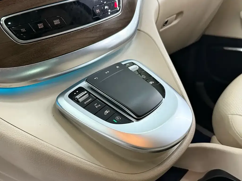 Mercedes-Benz V-Class 2022 из CN, фото 6