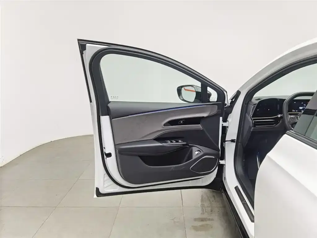 Hongqi EH7 2025 из CN, фото 8