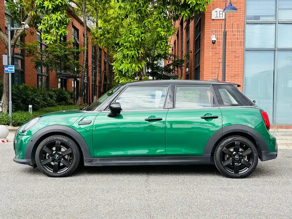 MINI Cooper (3-door) 2022 из CN, фото 2