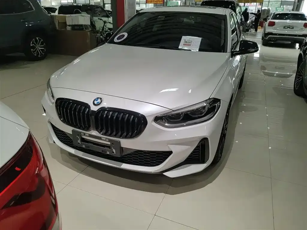 BMW 1 Series 2021 из CN, фото 3