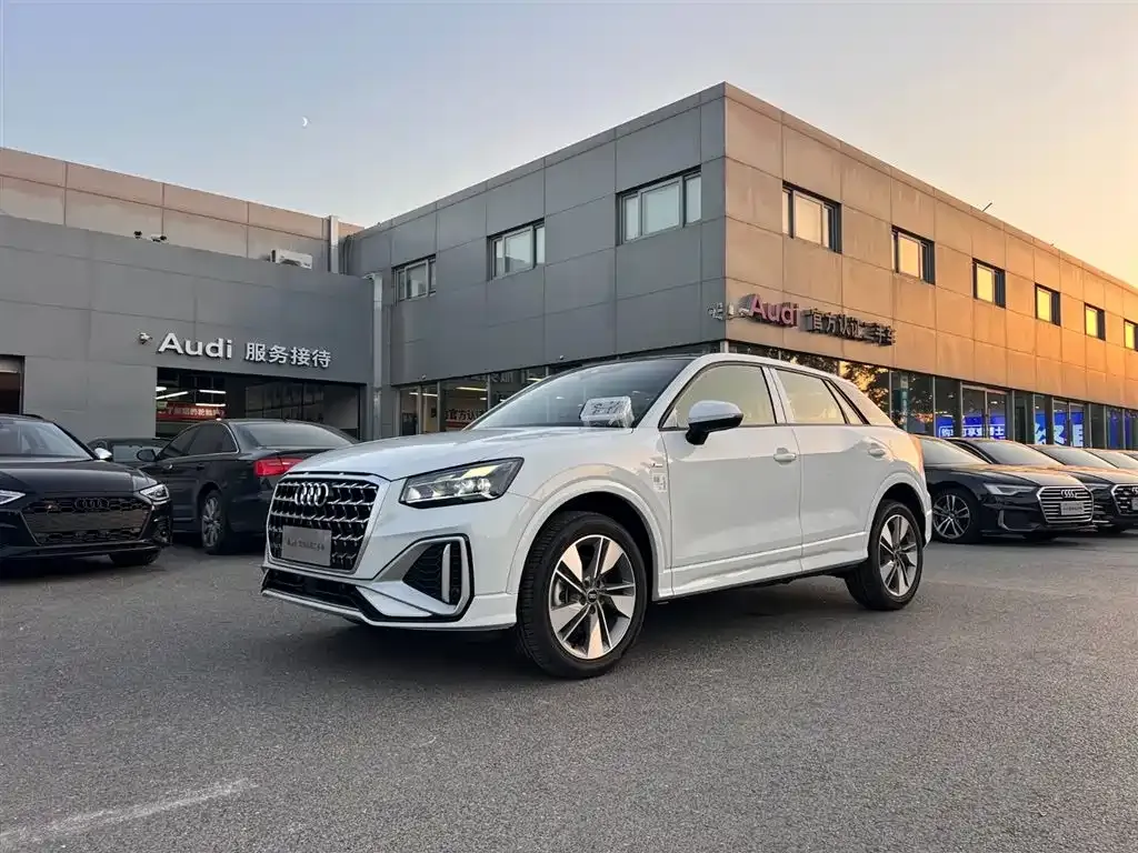 Audi Q2L 2025 из CN, фото 1