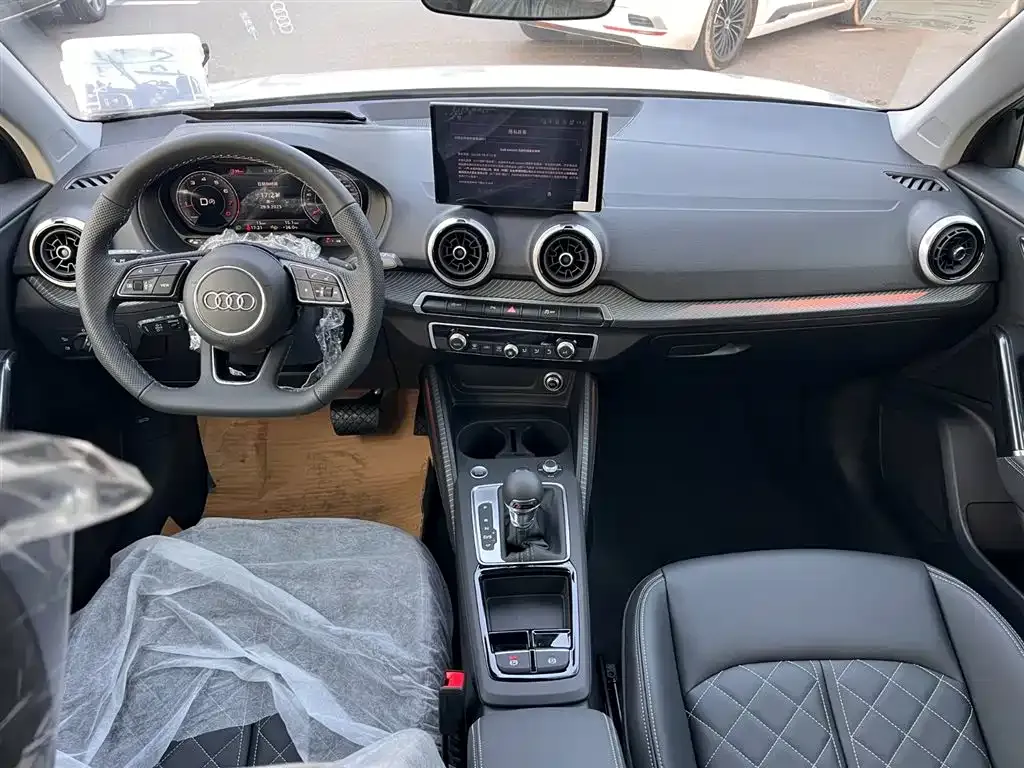 Audi Q2L 2025 из CN, фото 6