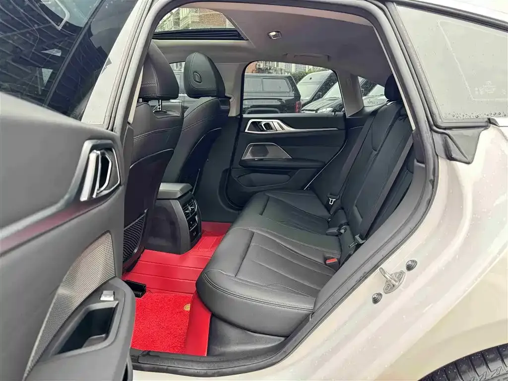 BMW 4 Series 2023 из CN, фото 8