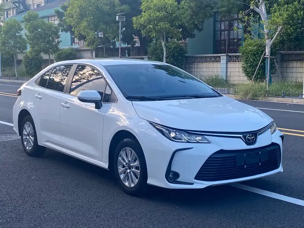 Toyota Corolla 2023 из CN, фото 3