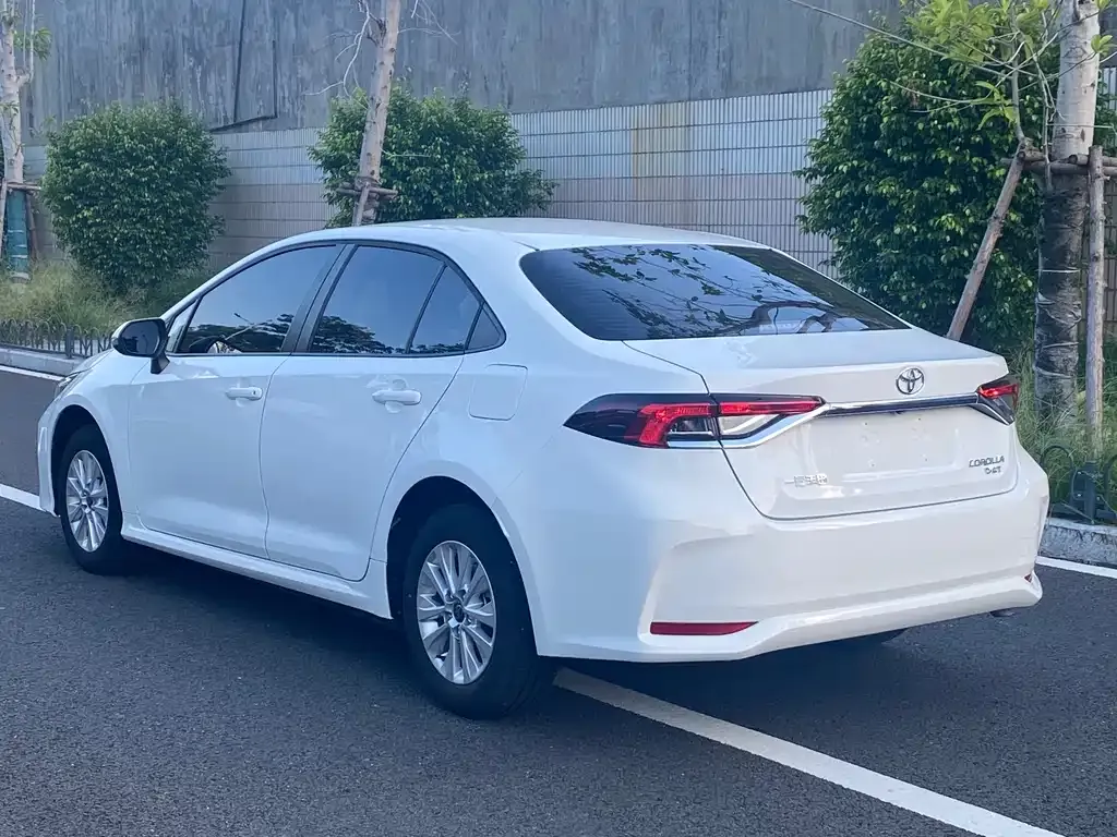 Toyota Corolla 2023 из CN, фото 7