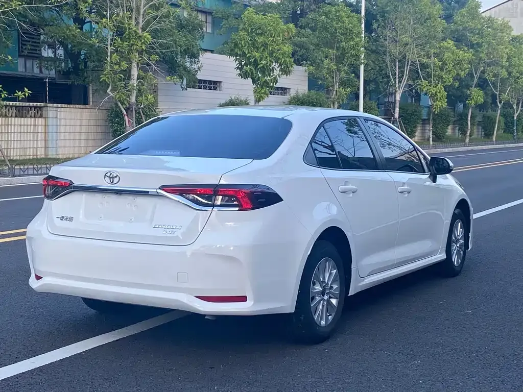 Toyota Corolla 2023 из CN, фото 9