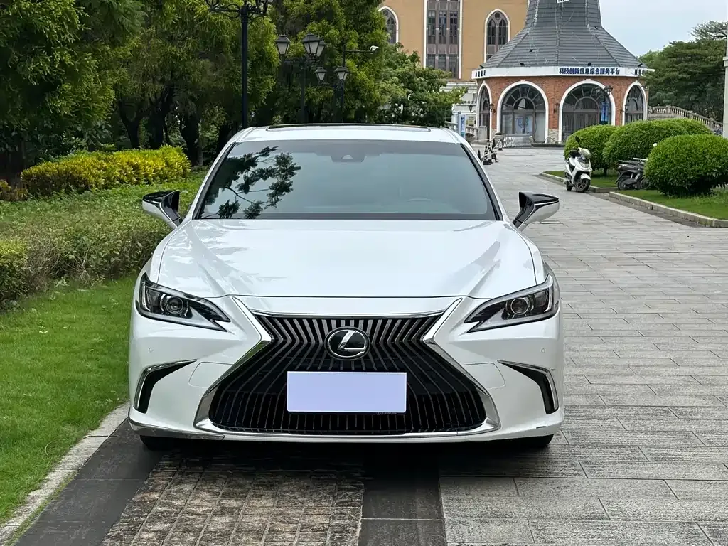 Lexus ES 2021 из CN, фото 2