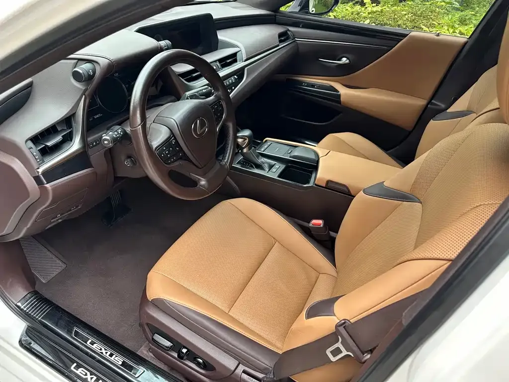 Lexus ES 2021 из CN, фото 8