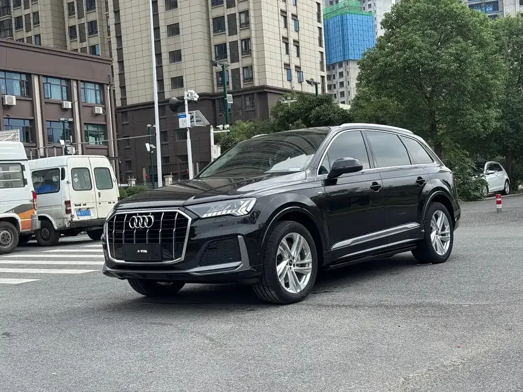 Audi Q7 2021 из CN, фото 1
